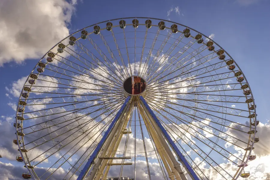 Installata a Cagliari la ruota panoramica: in funzione dal 1° agosto