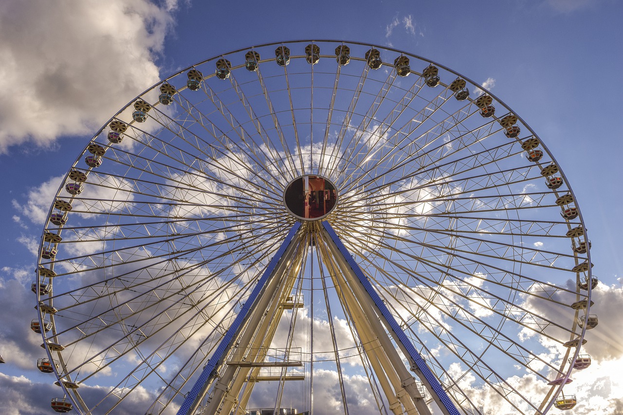 Installata a Cagliari la ruota panoramica: in funzione dal 1° agosto
