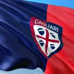 Centenario Cagliari, il regalo di Giulini: maglia celebrativa al sindaco Truzzu